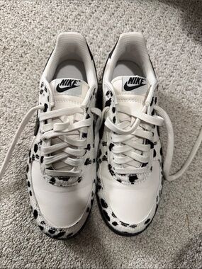 Nike Women's Field General '82 low top sneakers